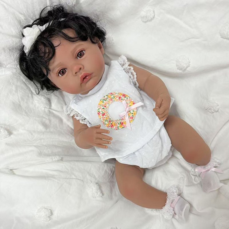 19インチのメドウダークスキンフルビニールボディリボーンドー - Baby Products For Curly Hair のレビューと価格